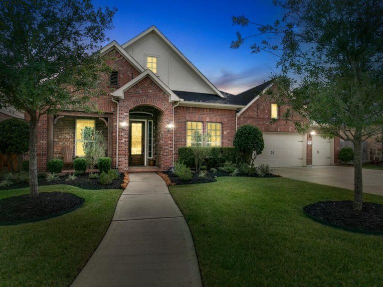 Brick Siding Cost, Plus Pros & Cons and ROI